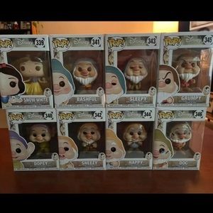 Set of Snow White and the Seven Dwarfs Funko Pops!